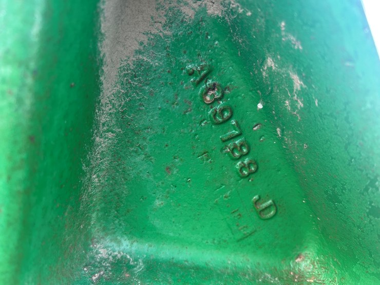 john-deere-12-image-30