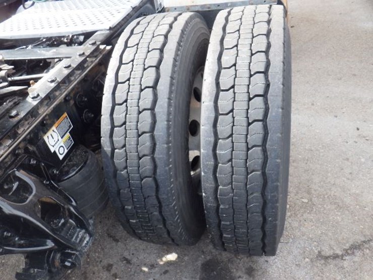 2022-kenworth-t680-image-8