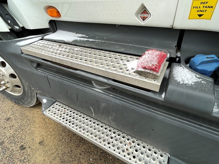 2016-international-prostar-image-64