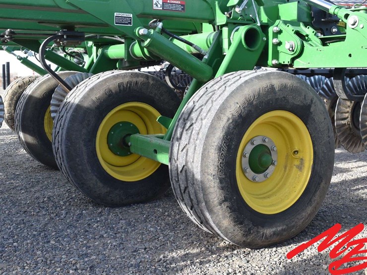 2019-john-deere-2660vt-image-35