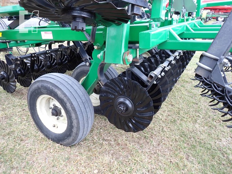 great-plains-2200tt-image-10