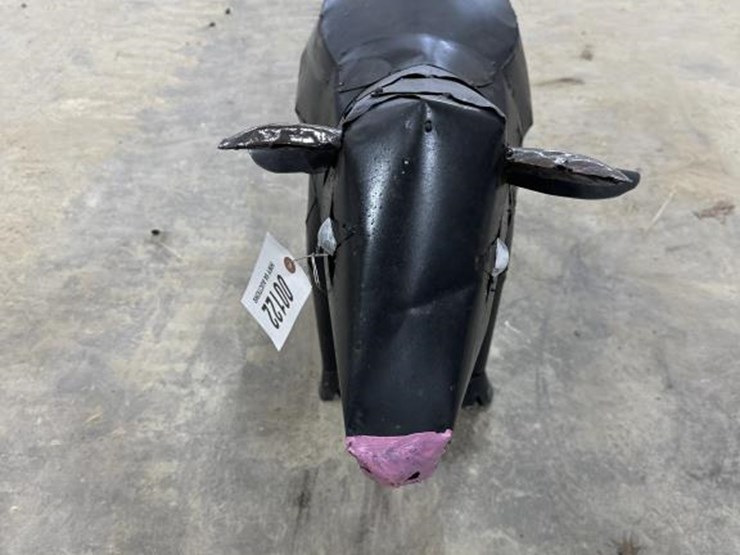 #122-•-cow-decor-image-4