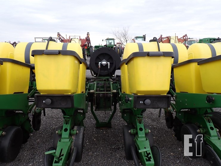 john-deere-1750-image-11