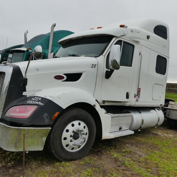 PETERBILT 587