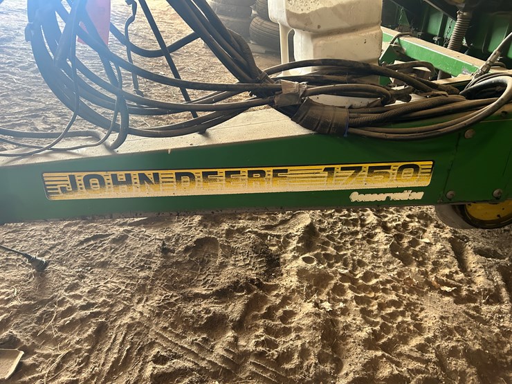 john-deere-1750-image-18