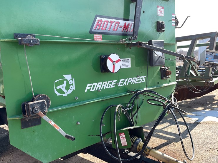 #1014-•-roto-mix-forage-express-image-15