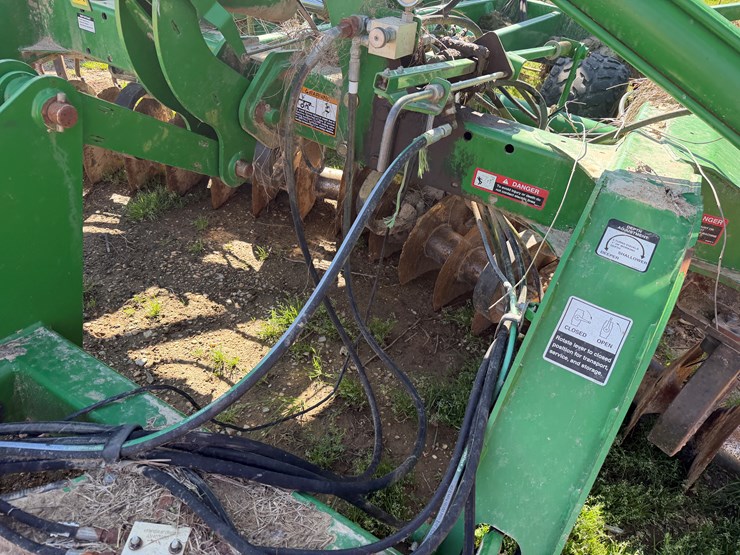 john-deere-2623vt-image-32