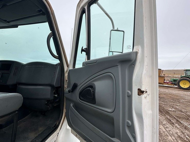 2004-international-7600-image-33