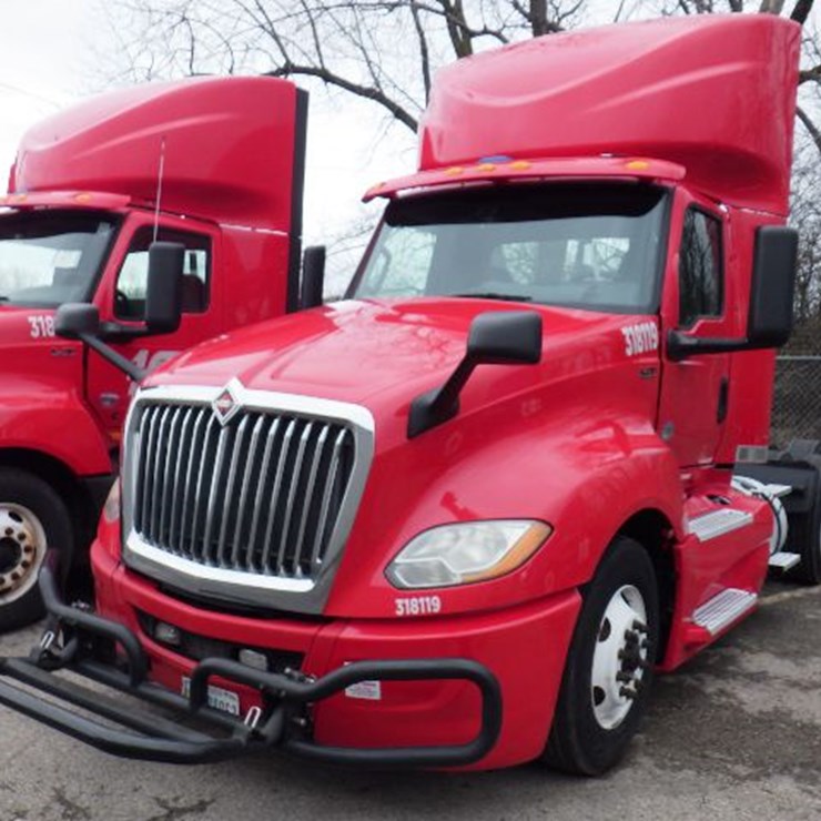 2018 INTERNATIONAL LT