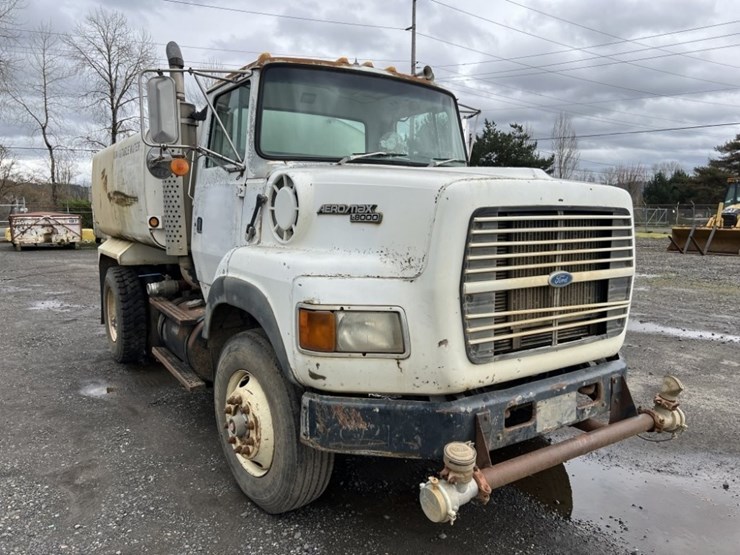 1993-ford-l8000-image-2