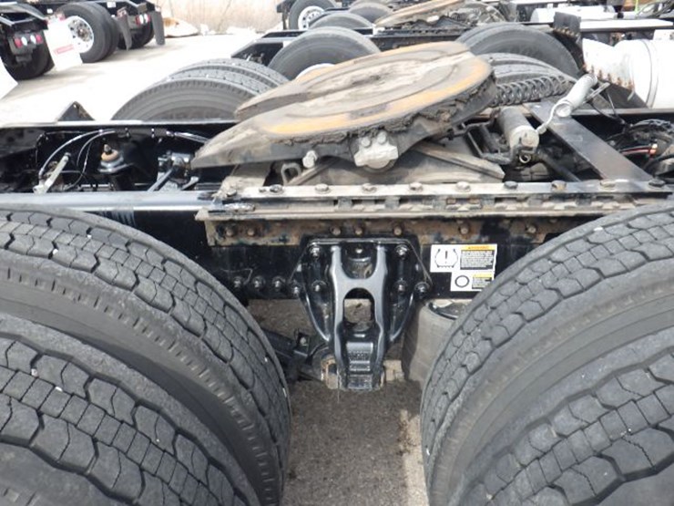 2022-kenworth-t680-image-6