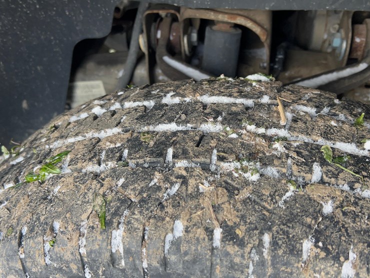 2011-chevrolet-3500hd-image-15