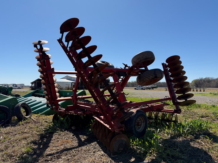 case-ih-3900dh-image-3