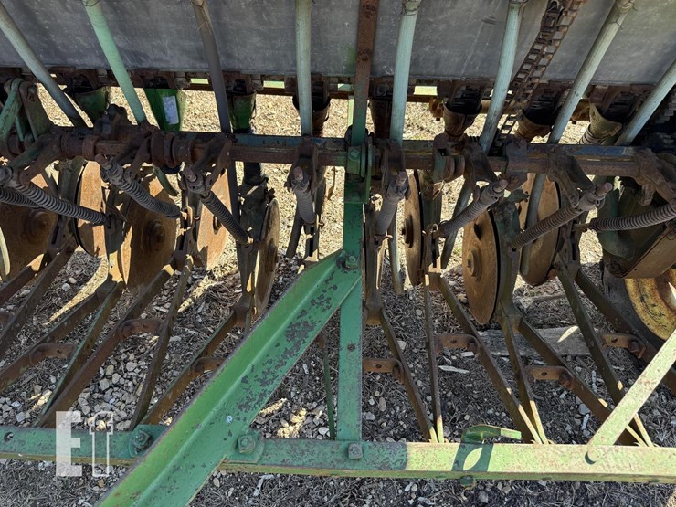 john-deere-van-brunt-drill-5862-image-7