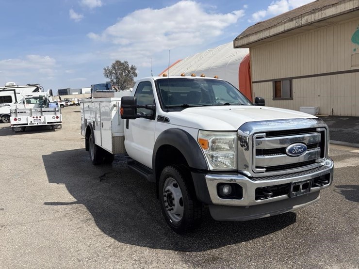2012-ford-f550-xlt-sd-image-2