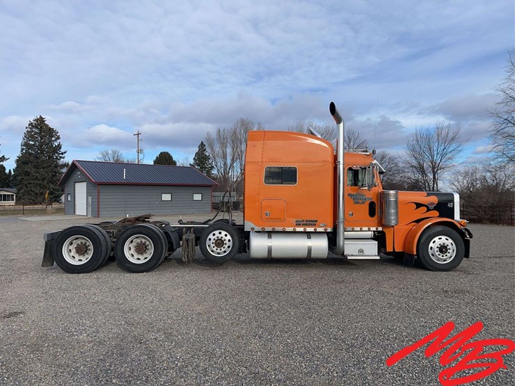 2004-peterbilt-379-image-9