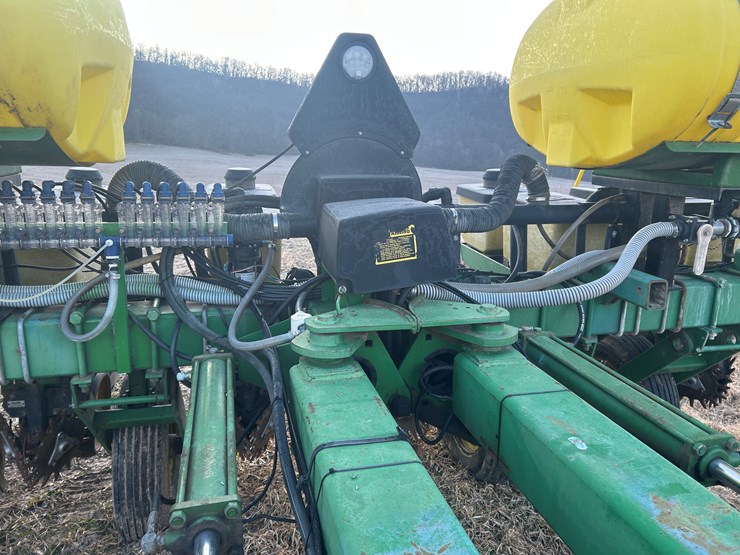 john-deere-12-image-26