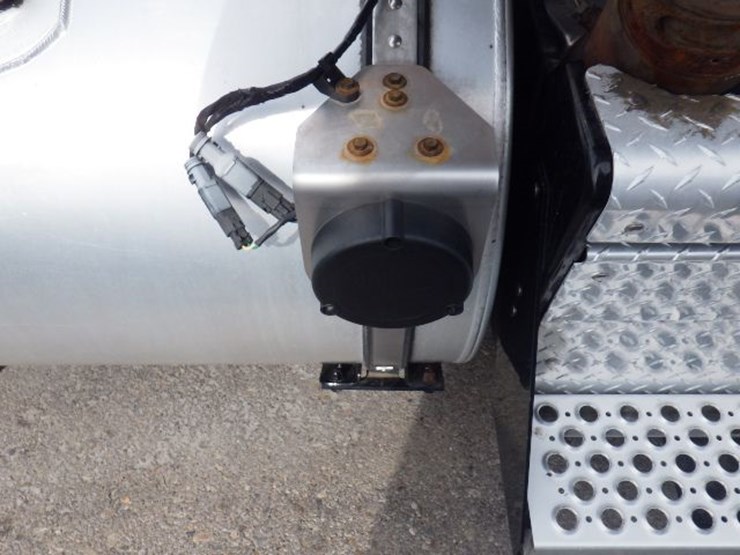 2022-kenworth-t680-image-4