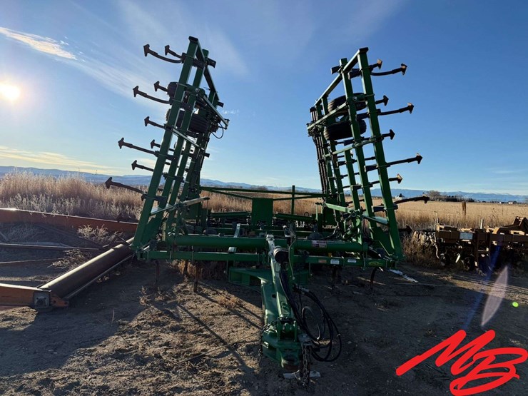 john-deere-32-image-2