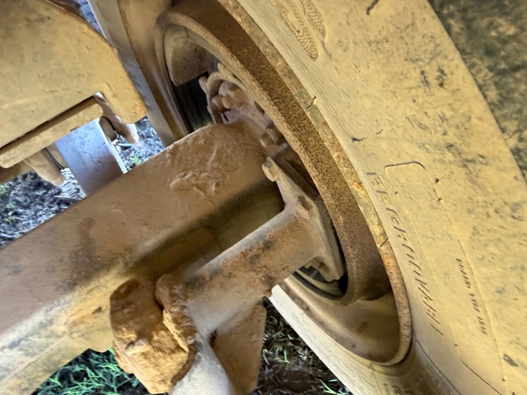 #42453-•-1996-freightliner-daycab-truck-tractor-vin:-1fupdcxb8th744360-image-12