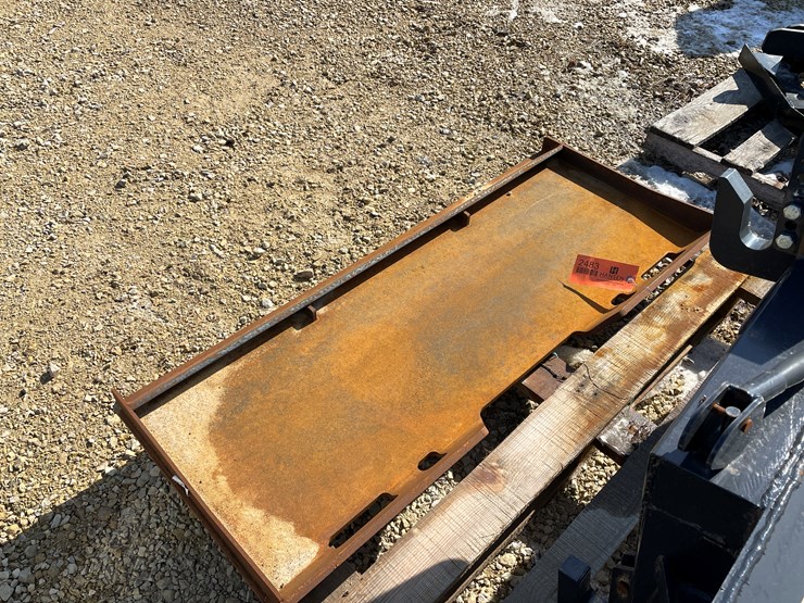 #2483-•-wolverine-skid-steer-mount-plate-image-4