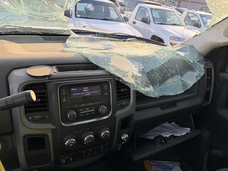 2016-dodge-2500-image-12