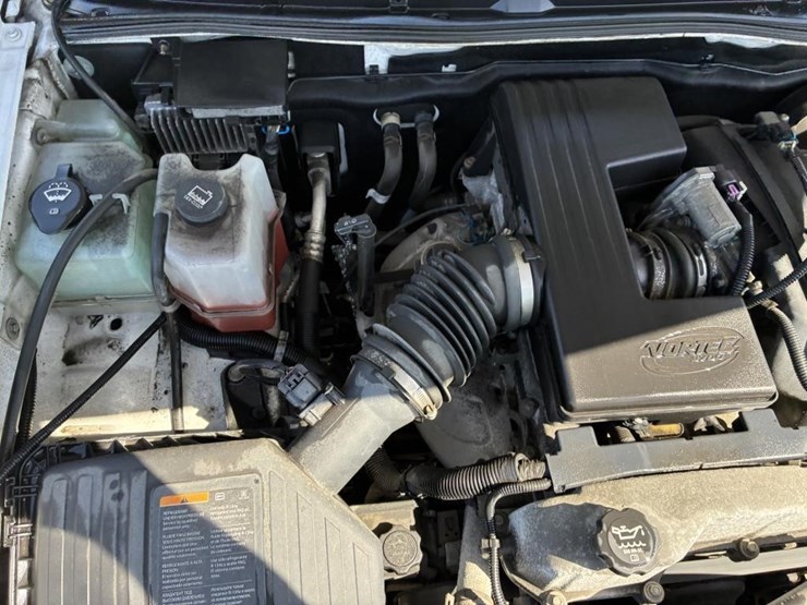 2011-chevrolet-colorado-image-7