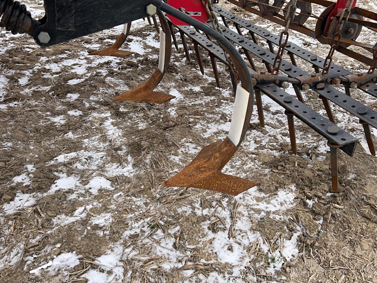 28.5'-sunflower-5035-field-cultivator-image-35