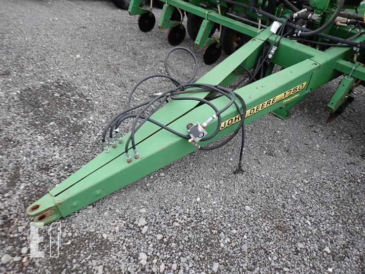 john-deere-1750-image-3