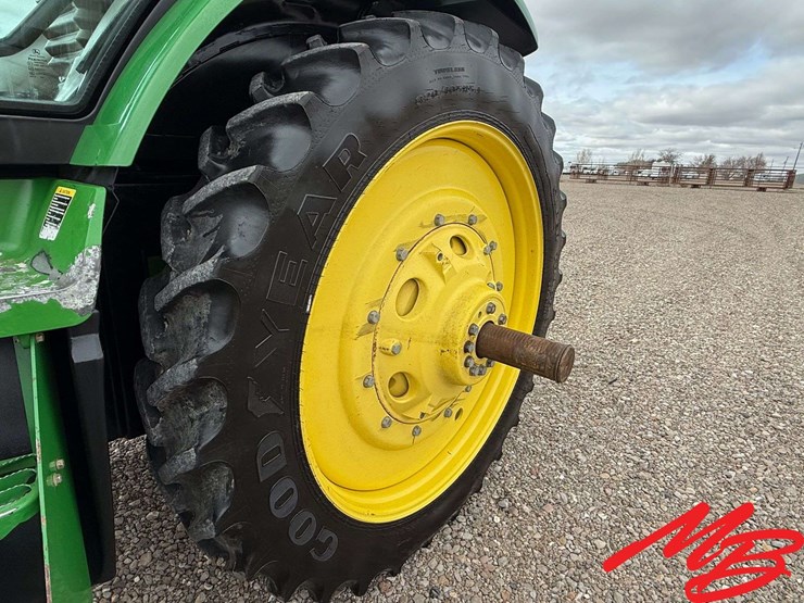 2013-john-deere-8285r-image-16