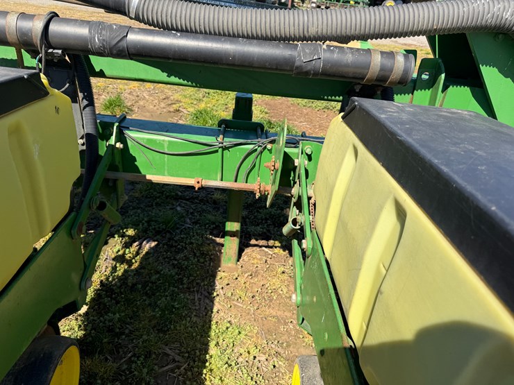 john-deere-7300-image-36