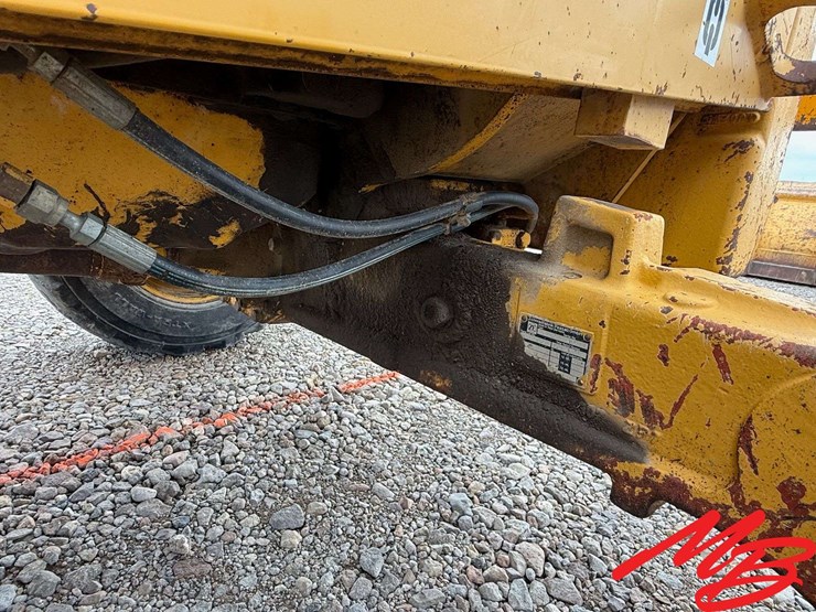 john-deere-310d-image-10