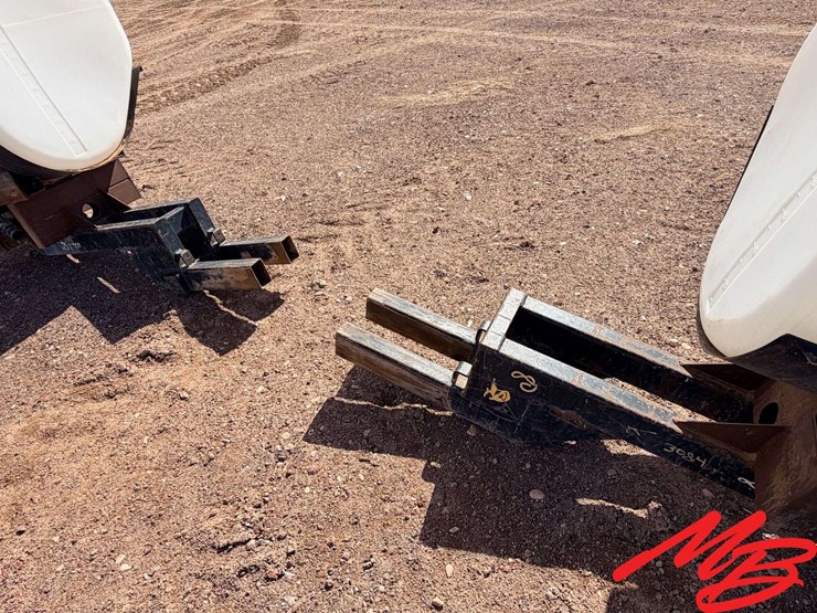 pair-of-260-gallon-saddle-tanks-image-8