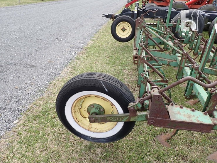 john-deere-c10-image-5