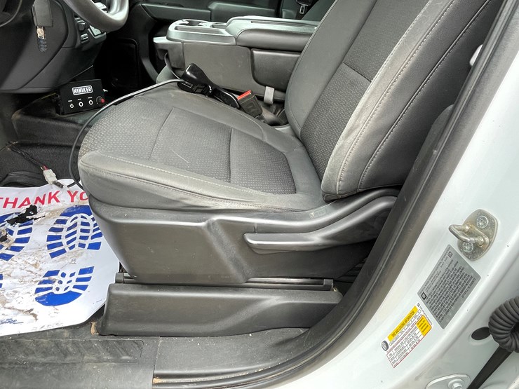 2020-chevrolet-2500hd-image-28