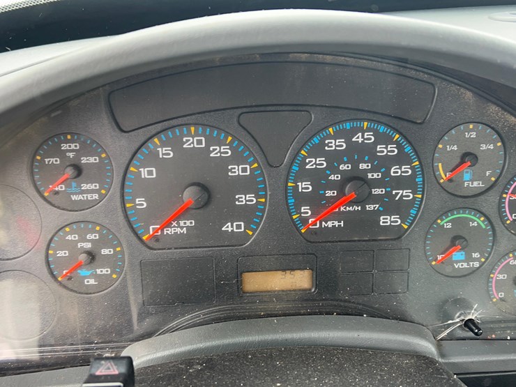 2005-international-8600-image-49