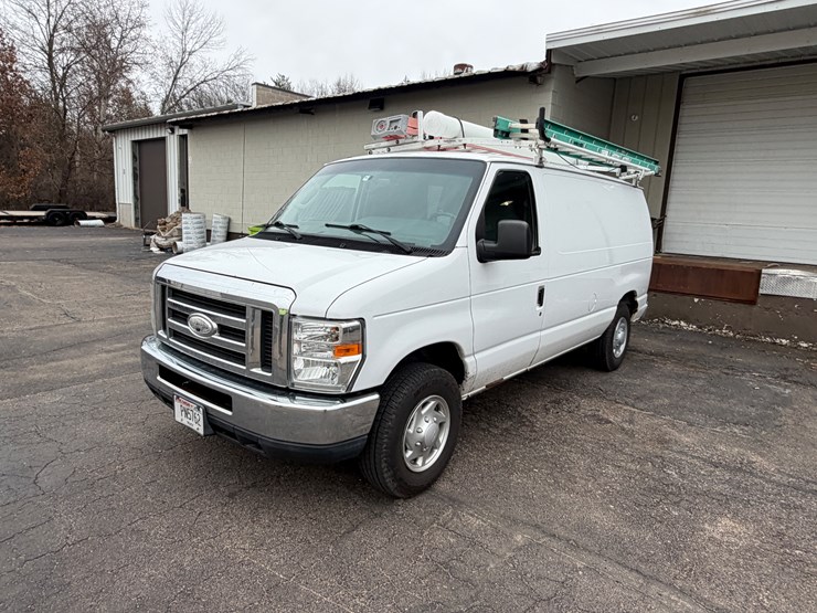 #1020-•-2014-ford-econoline-service-van-(eau-claire,-wi)-(has-wi-title)-image-1