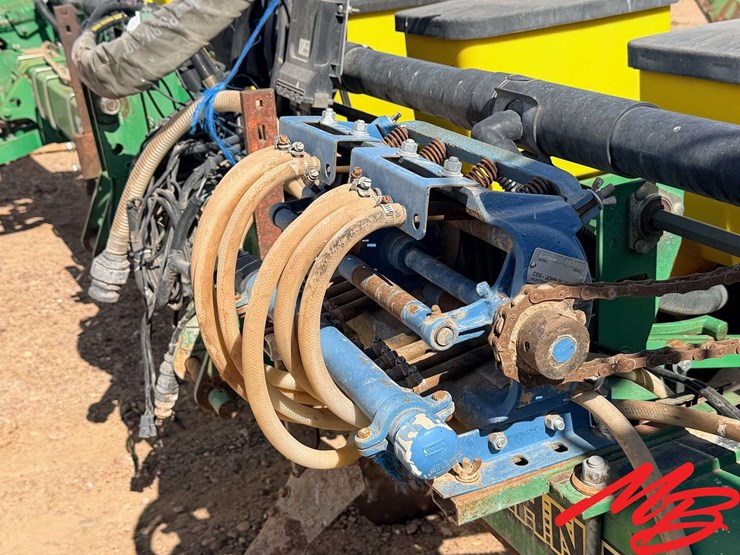 john-deere-1730-image-10