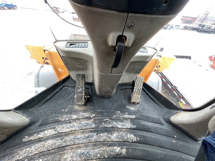 2008-case-621e-xr-image-36