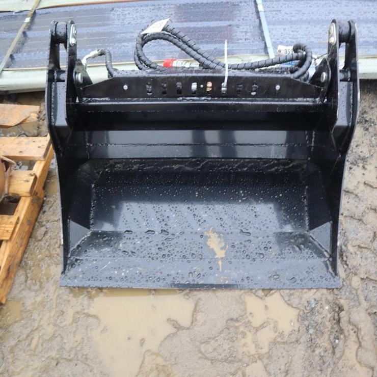 Future Mini Skid Steer 4-in-1 Bucket