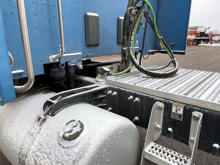 2019-peterbilt-579-image-38