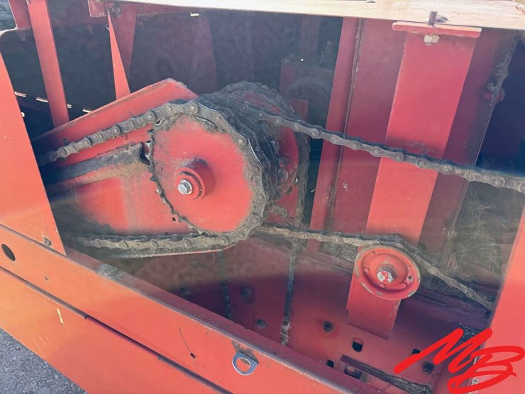 new-holland-315-image-12