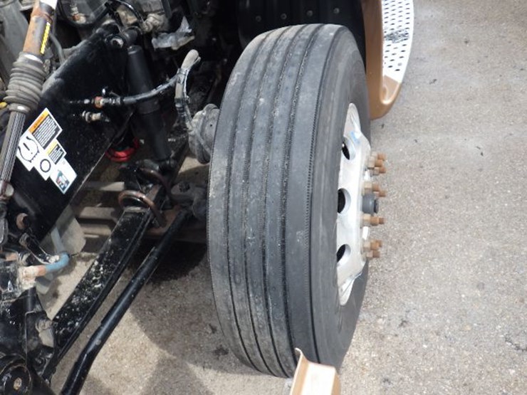 2022-kenworth-t680-image-26