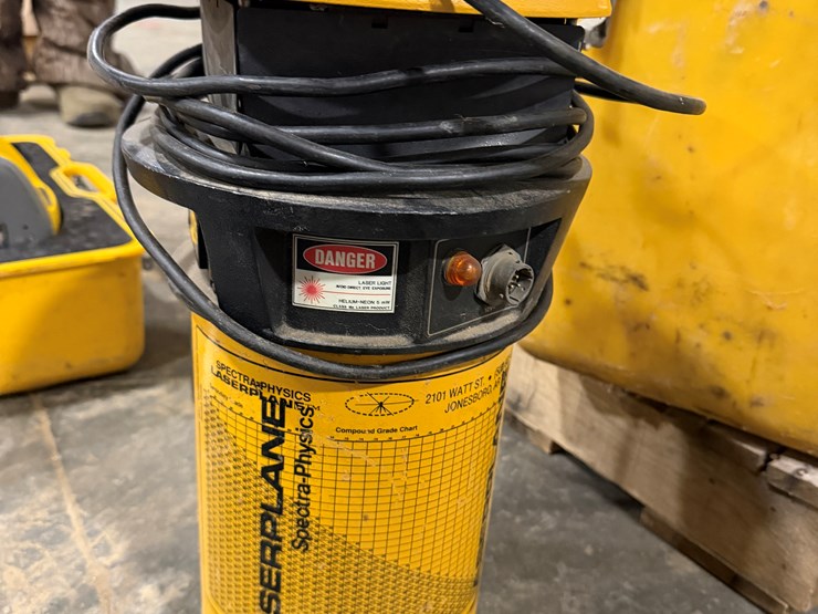 #37052-•-**-spectra-physics-945l-laser-level-sl-9983-image-2