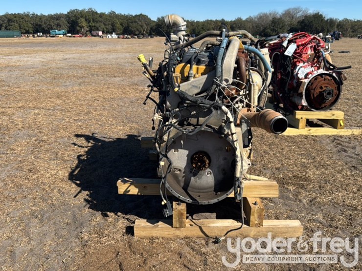 caterpillar-12-image-4