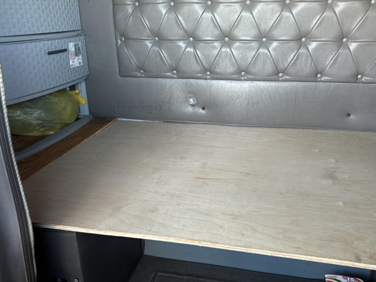 2000-international-9900-image-47