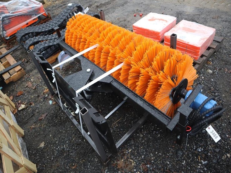 future-skid-steer-sweeper-image-2