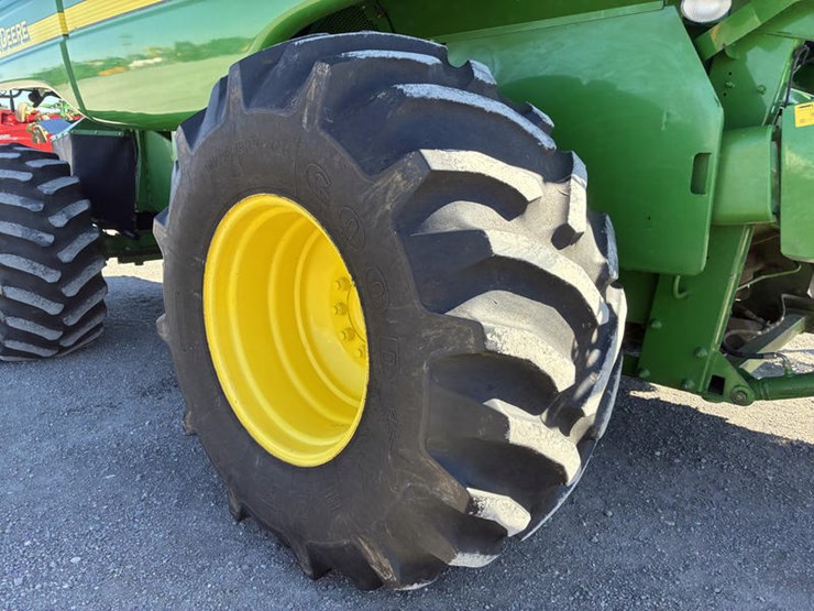 2005-john-deere-9660-sts-image-65