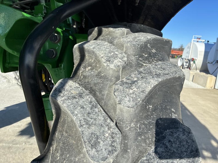 2022-john-deere-410r-image-54