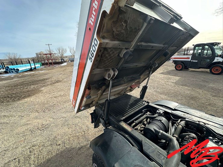 2005-bobcat-toolcat-5600-image-30